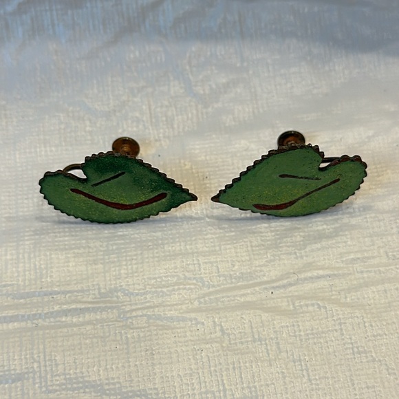 Lot of 5 pairs of vintage screw back earrings - Picture 3 of 8